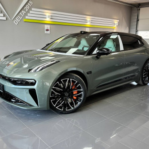 Zeekr 001: огляд версій WE та YOU