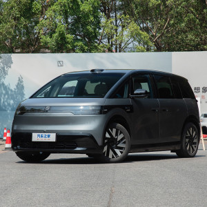 Огляд Zeekr MIX: щось новеньке у світі електромобілів